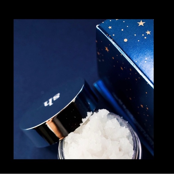 ONLY 2 LEFT!! Sara Happ The Lip Scrub 💋 - Picture 5 of 15